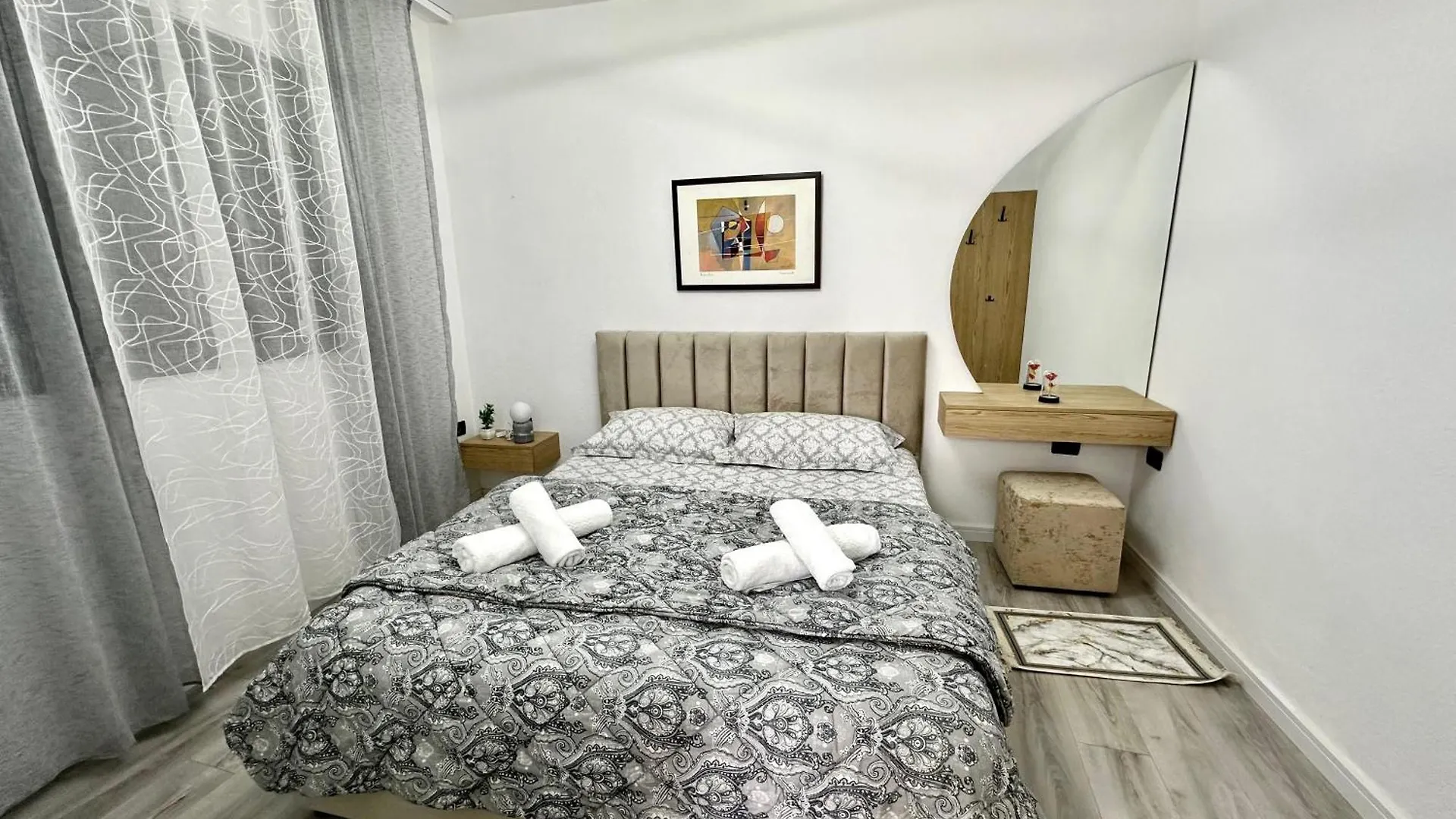 Hidden Gem Apartment Tirana